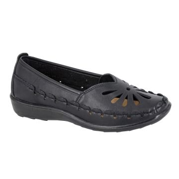 BOULEVARD L516A Closed Toe Punched Casual